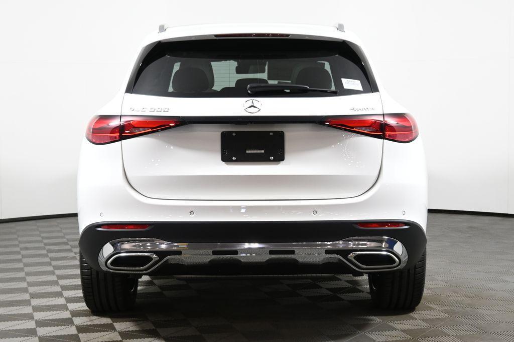 new 2025 Mercedes-Benz GLC 300 car, priced at $58,035