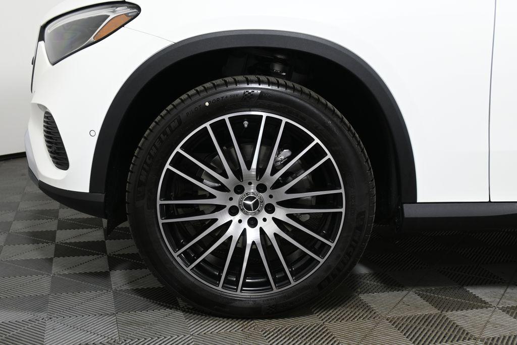 new 2025 Mercedes-Benz GLC 300 car, priced at $58,035