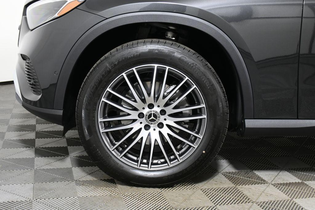 new 2025 Mercedes-Benz GLC 300 car, priced at $58,655