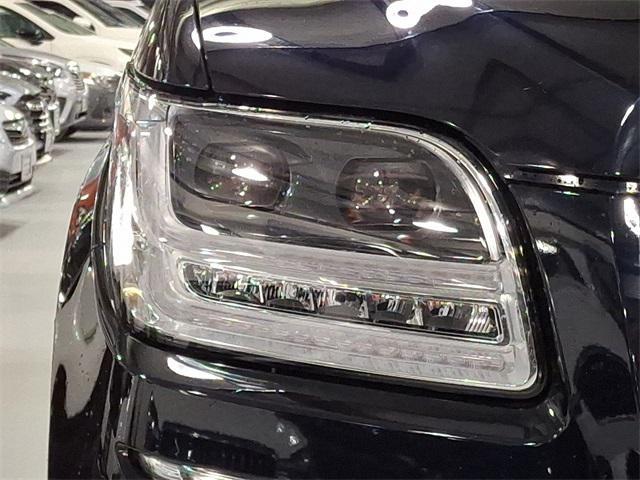 used 2021 Lincoln Navigator car, priced at $55,096