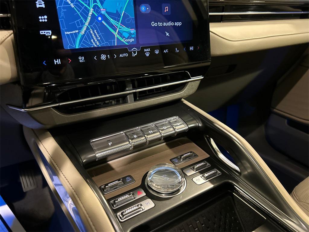 used 2024 Lincoln Nautilus car, priced at $48,232