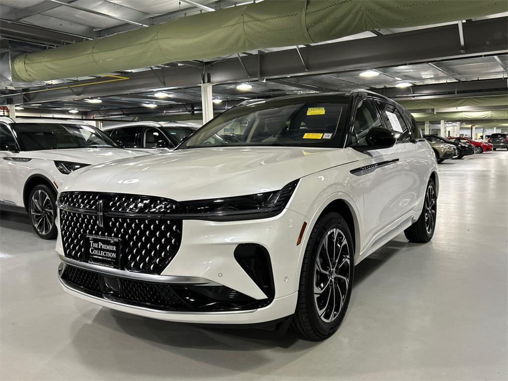 used 2024 Lincoln Nautilus car, priced at $48,232