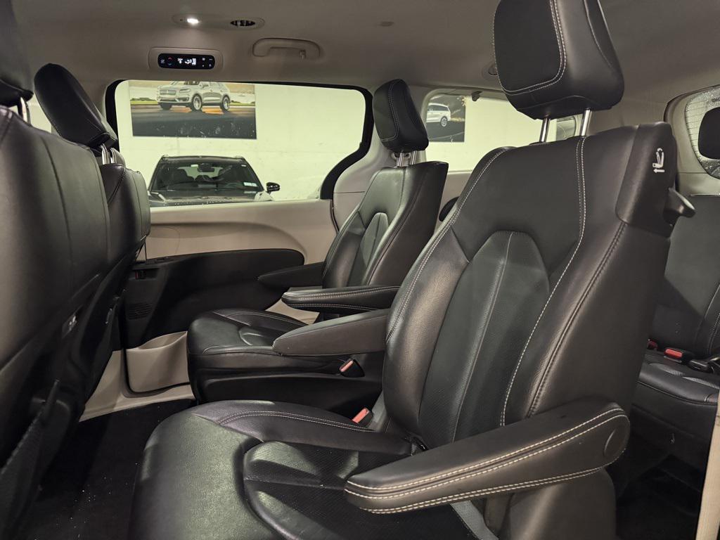 used 2022 Chrysler Pacifica Hybrid car, priced at $24,440