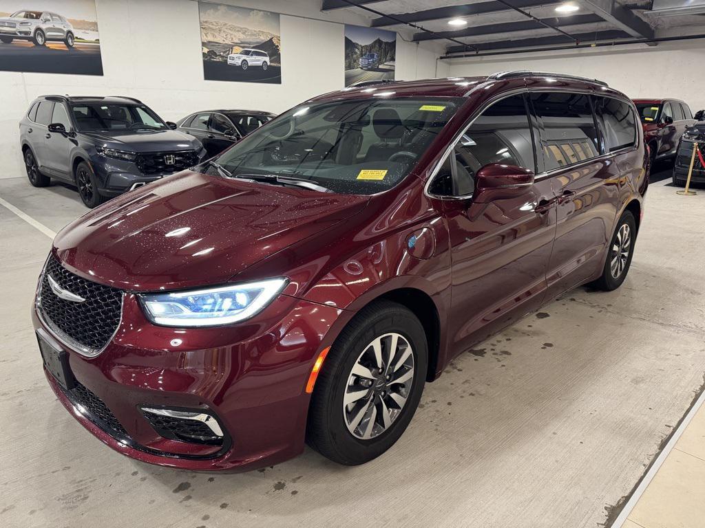 used 2022 Chrysler Pacifica Hybrid car, priced at $24,440