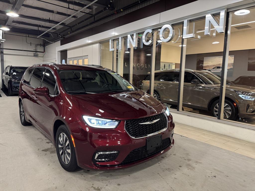 used 2022 Chrysler Pacifica Hybrid car, priced at $24,440