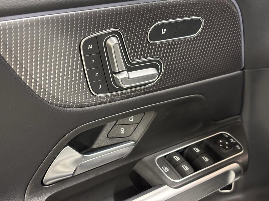 used 2022 Mercedes-Benz GLB 250 car, priced at $32,030