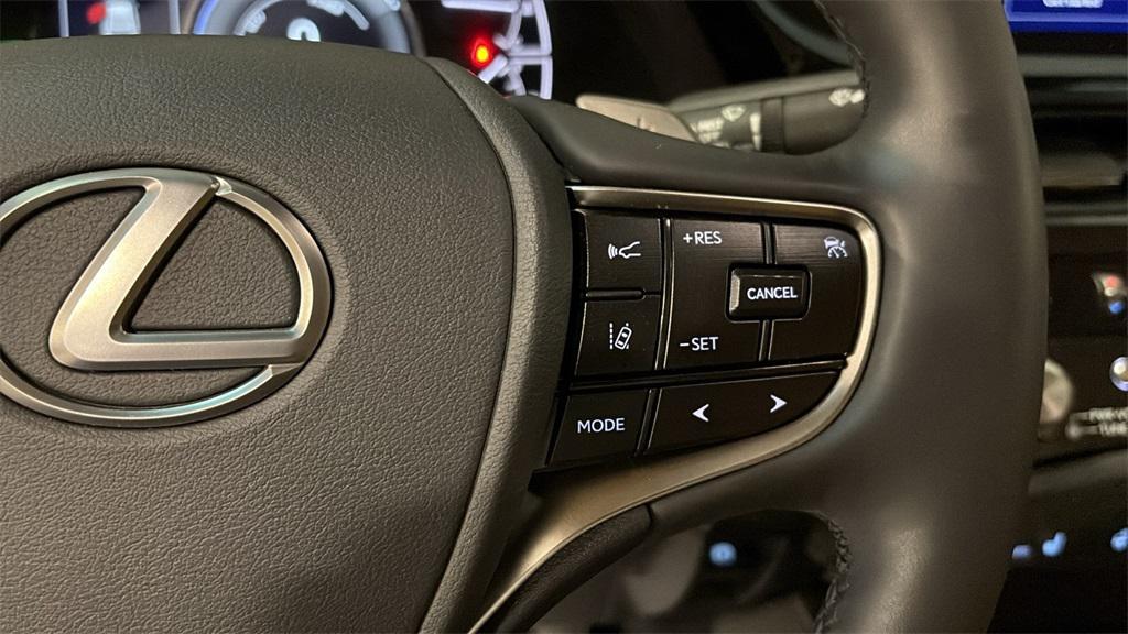 used 2023 Lexus ES 300h car, priced at $37,990