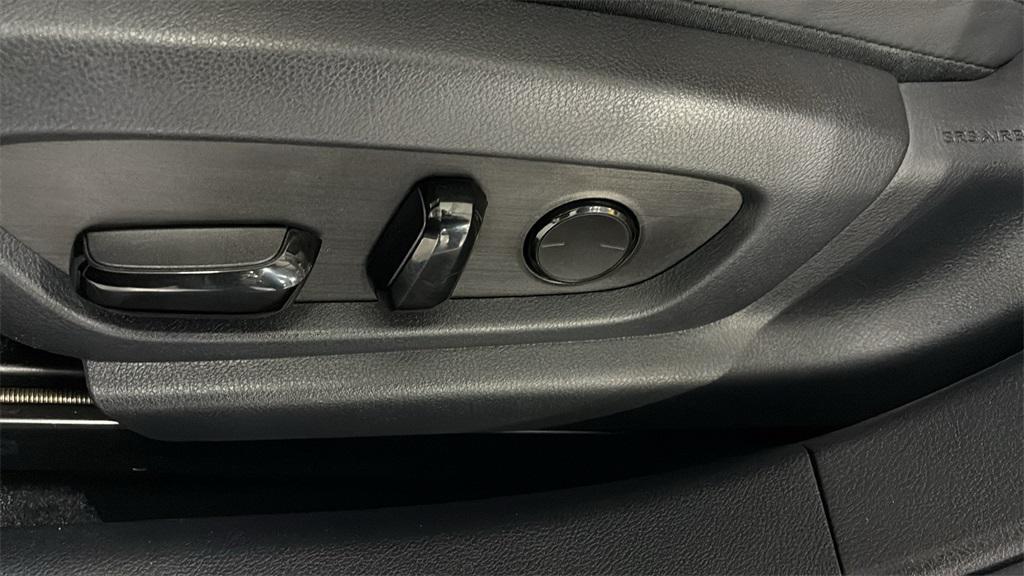 used 2023 Lexus ES 300h car, priced at $37,990