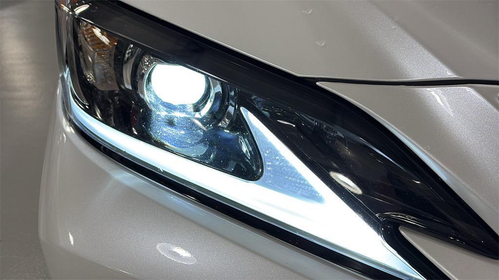 used 2023 Lexus ES 300h car, priced at $37,990