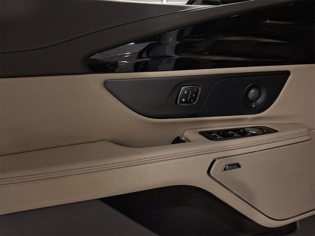 used 2025 Lincoln Nautilus car, priced at $60,000