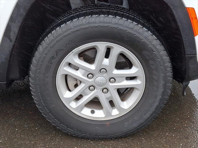used 2023 Jeep Grand Cherokee car, priced at $27,899