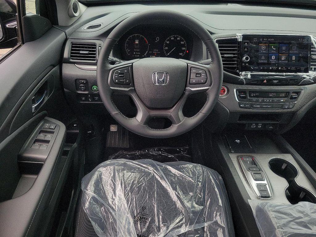 new 2025 Honda Ridgeline car, priced at $39,732
