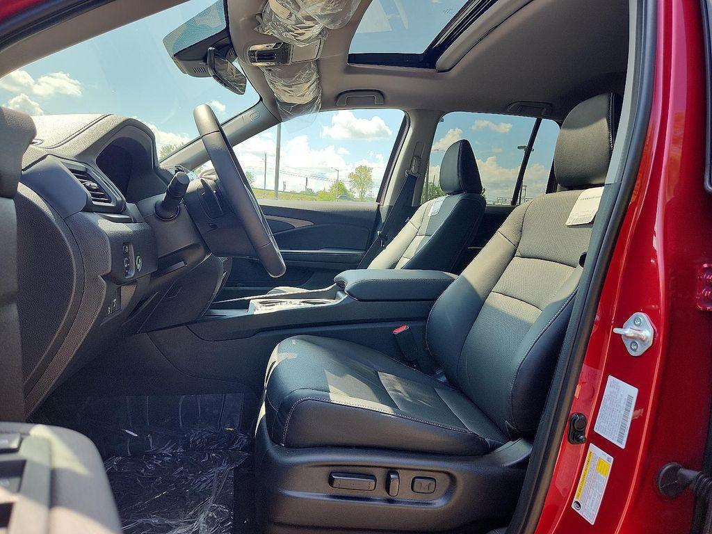 new 2025 Honda Ridgeline car, priced at $45,185