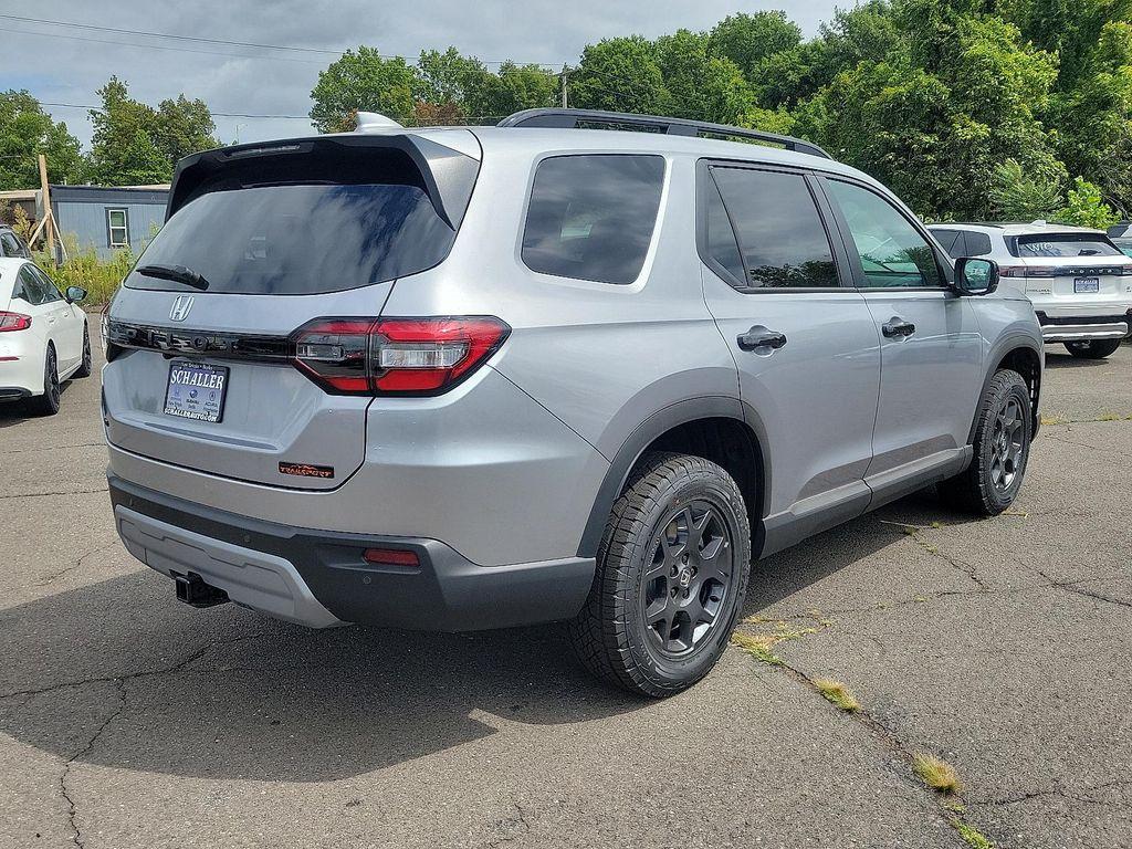 new 2025 Honda Pilot car, priced at $47,128
