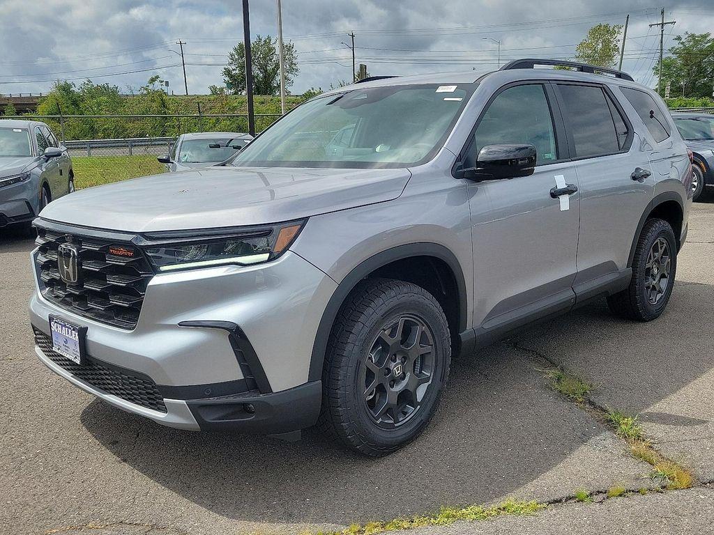new 2025 Honda Pilot car, priced at $47,128