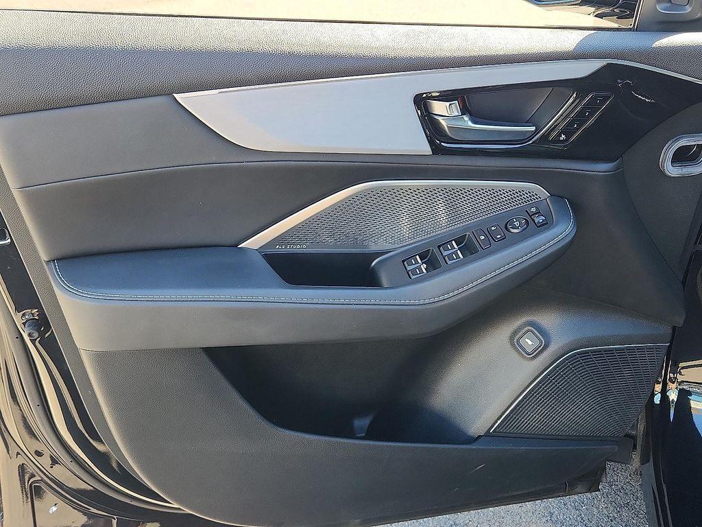 used 2023 Acura MDX car, priced at $43,484