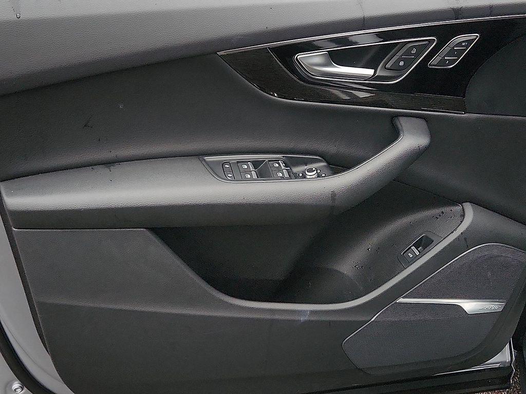 used 2019 Audi Q7 car, priced at $26,597