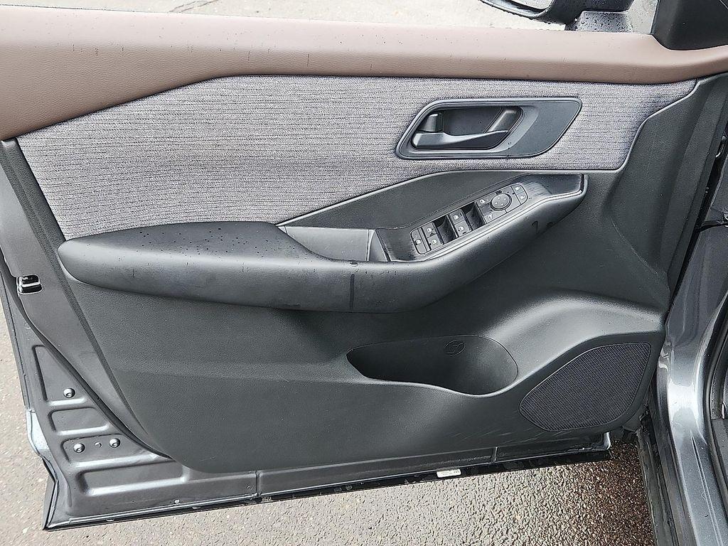 used 2023 Nissan Rogue car, priced at $21,252