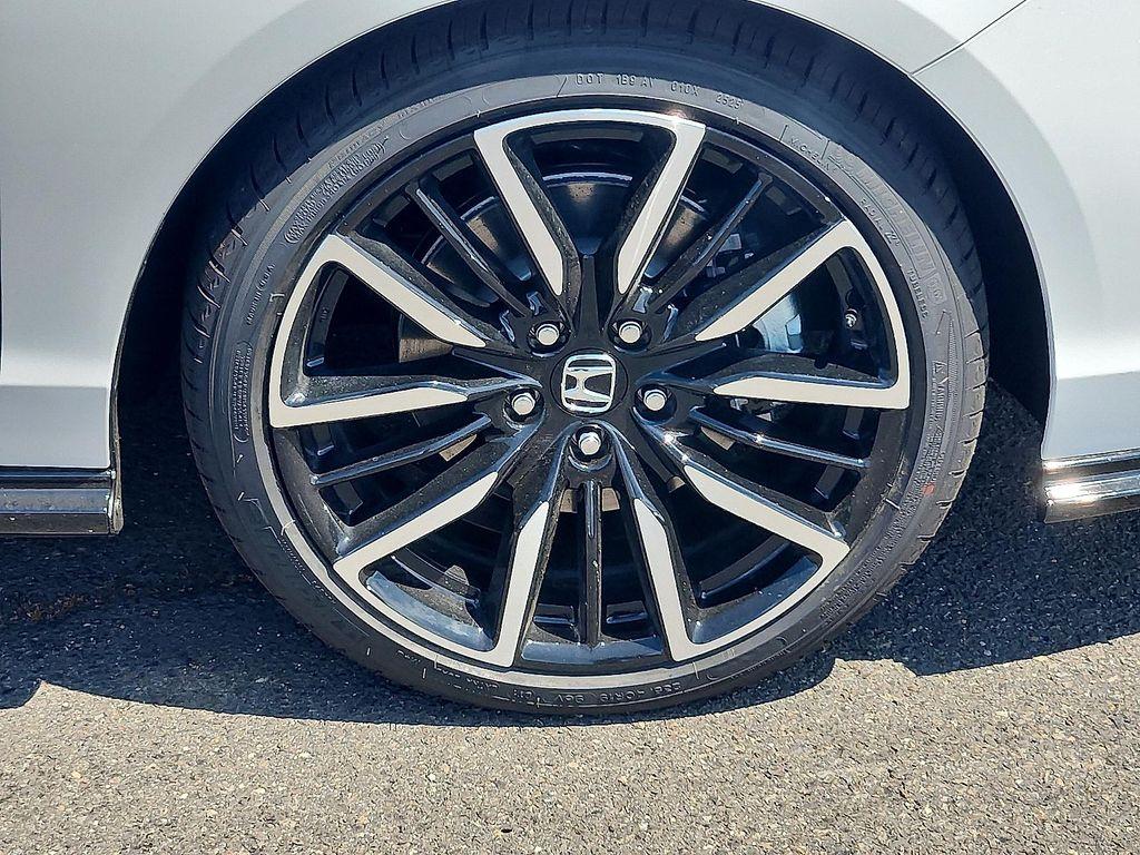 new 2025 Honda Accord Hybrid car, priced at $38,729