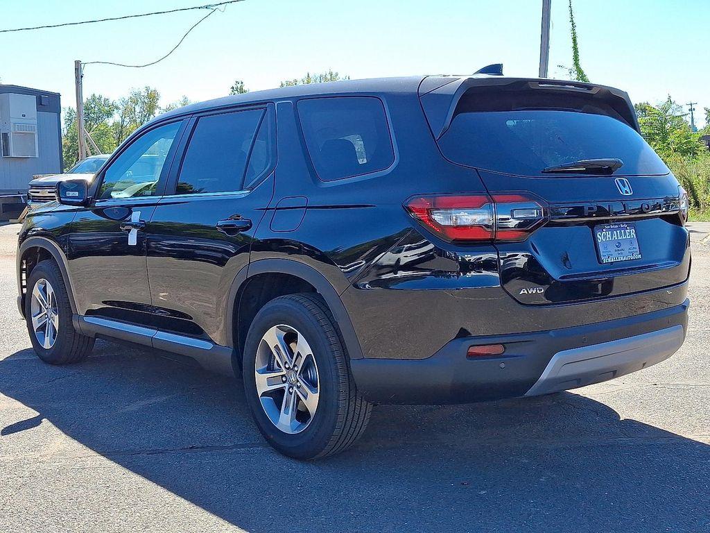 new 2025 Honda Pilot car, priced at $45,325