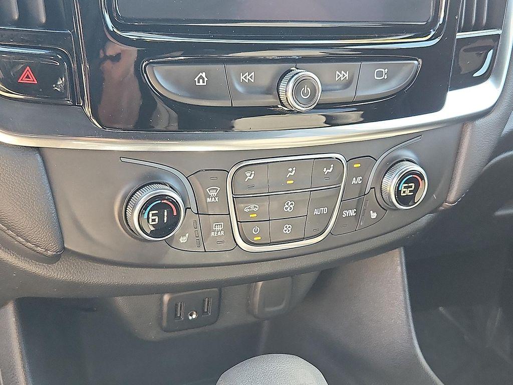 used 2022 Chevrolet Traverse car, priced at $27,587