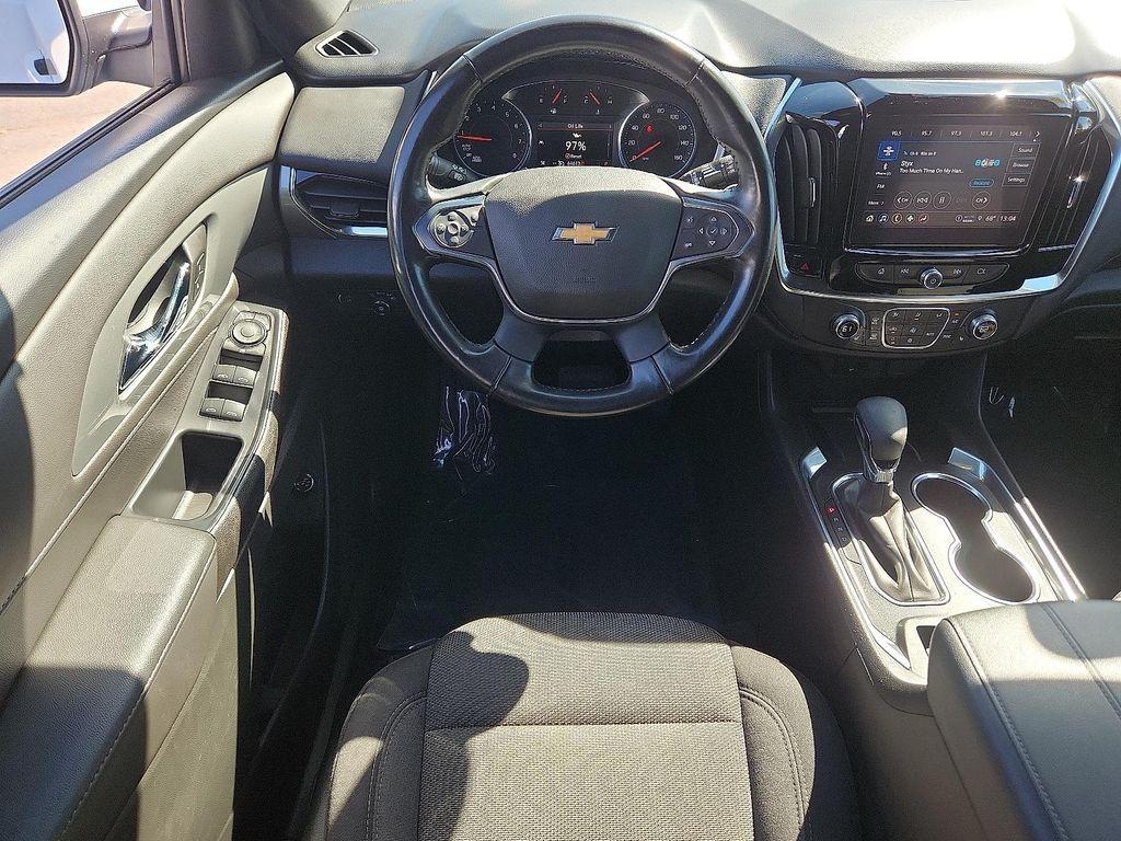 used 2022 Chevrolet Traverse car, priced at $27,587