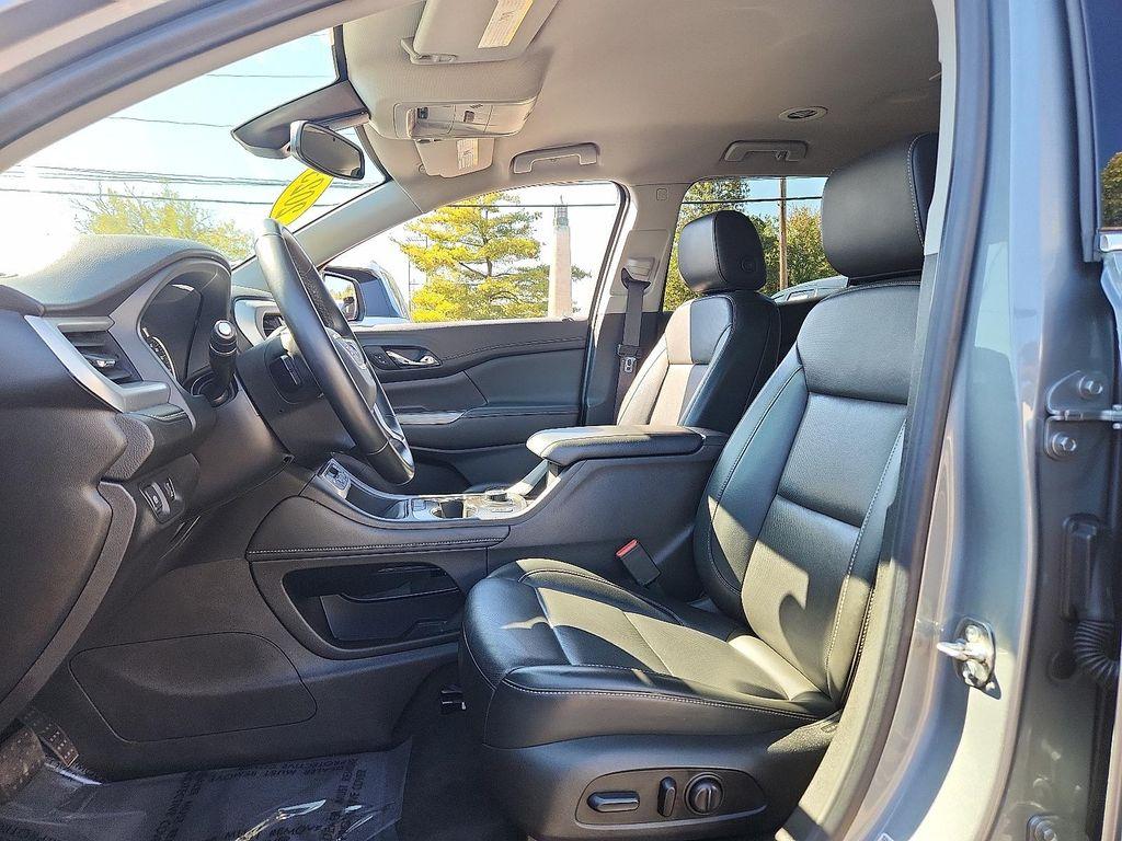 used 2023 GMC Acadia car, priced at $27,619