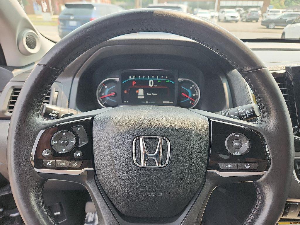 used 2022 Honda Pilot car, priced at $31,897