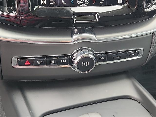 used 2022 Volvo XC60 car, priced at $30,899