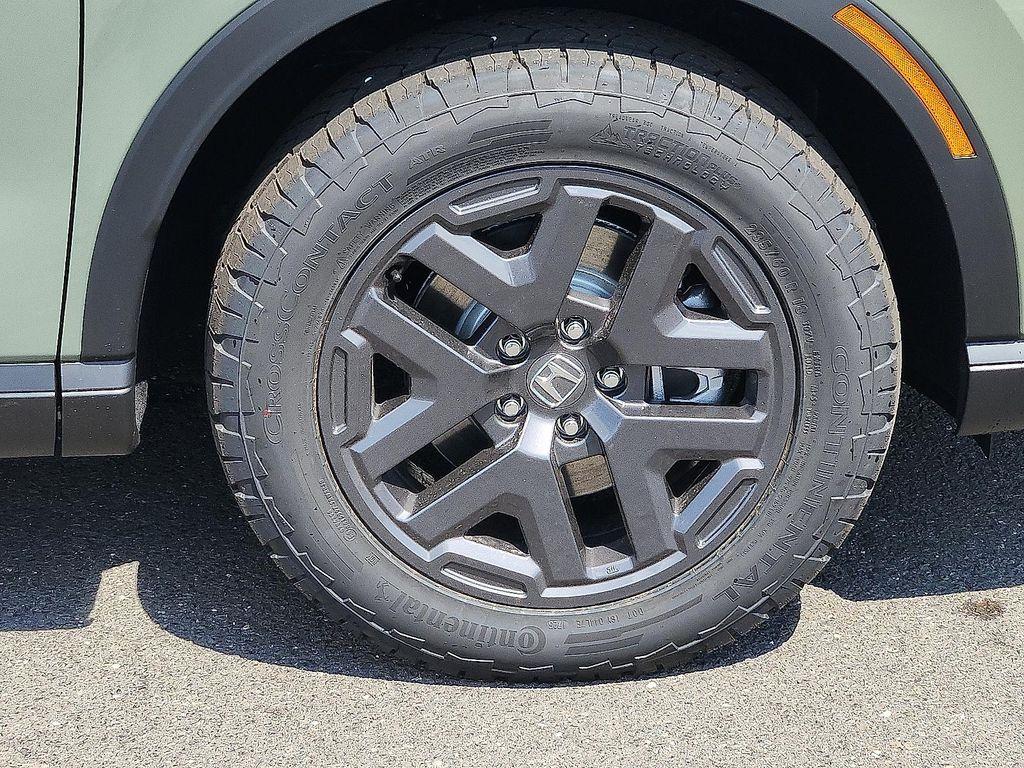 new 2026 Honda CR-V Hybrid car, priced at $38,780