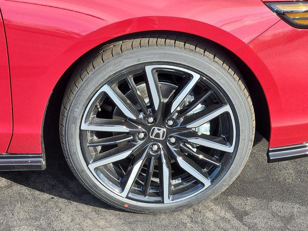 new 2025 Honda Accord Hybrid car, priced at $38,729