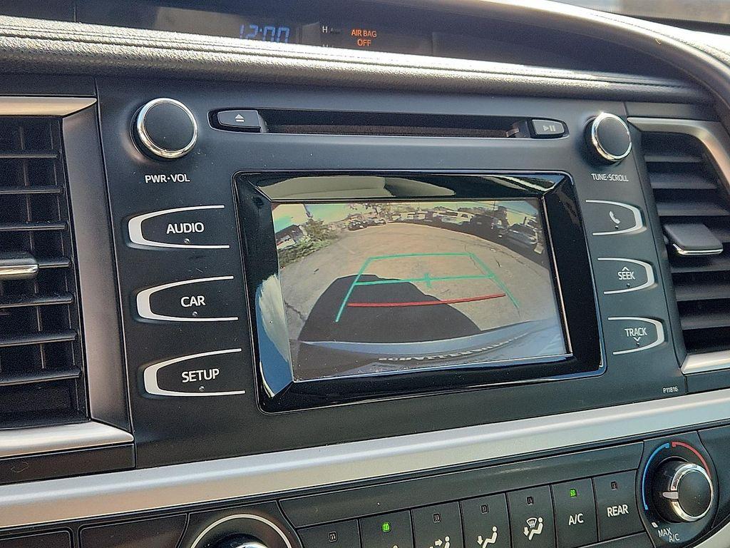 used 2018 Toyota Highlander car, priced at $21,823