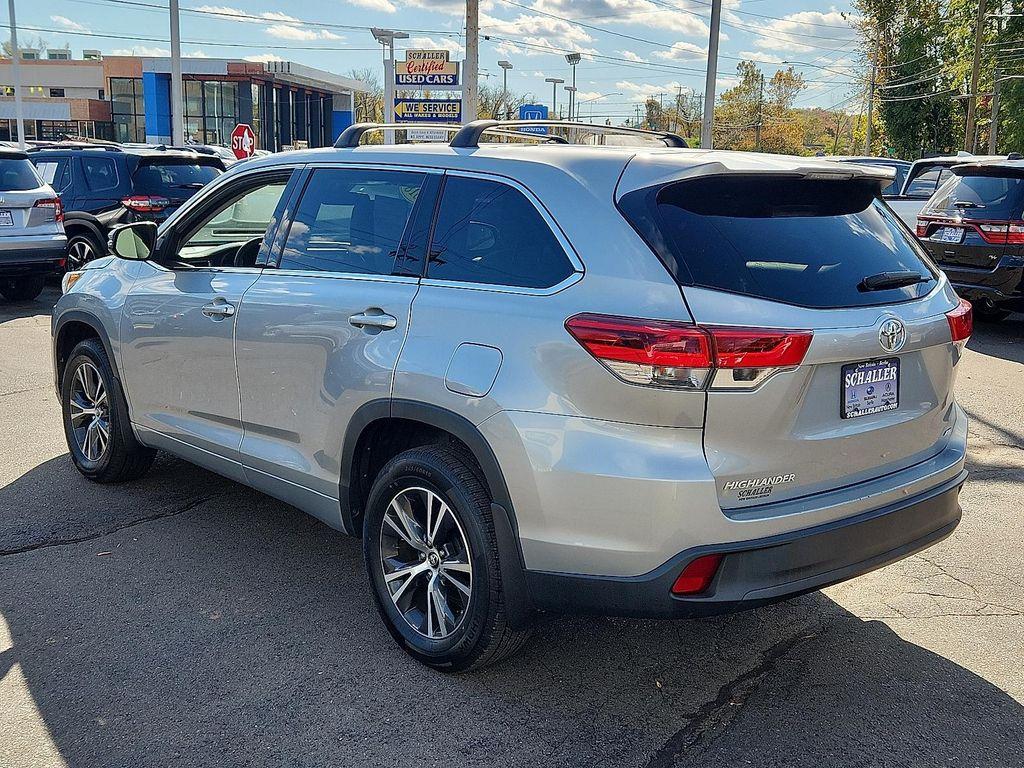 used 2018 Toyota Highlander car, priced at $21,823