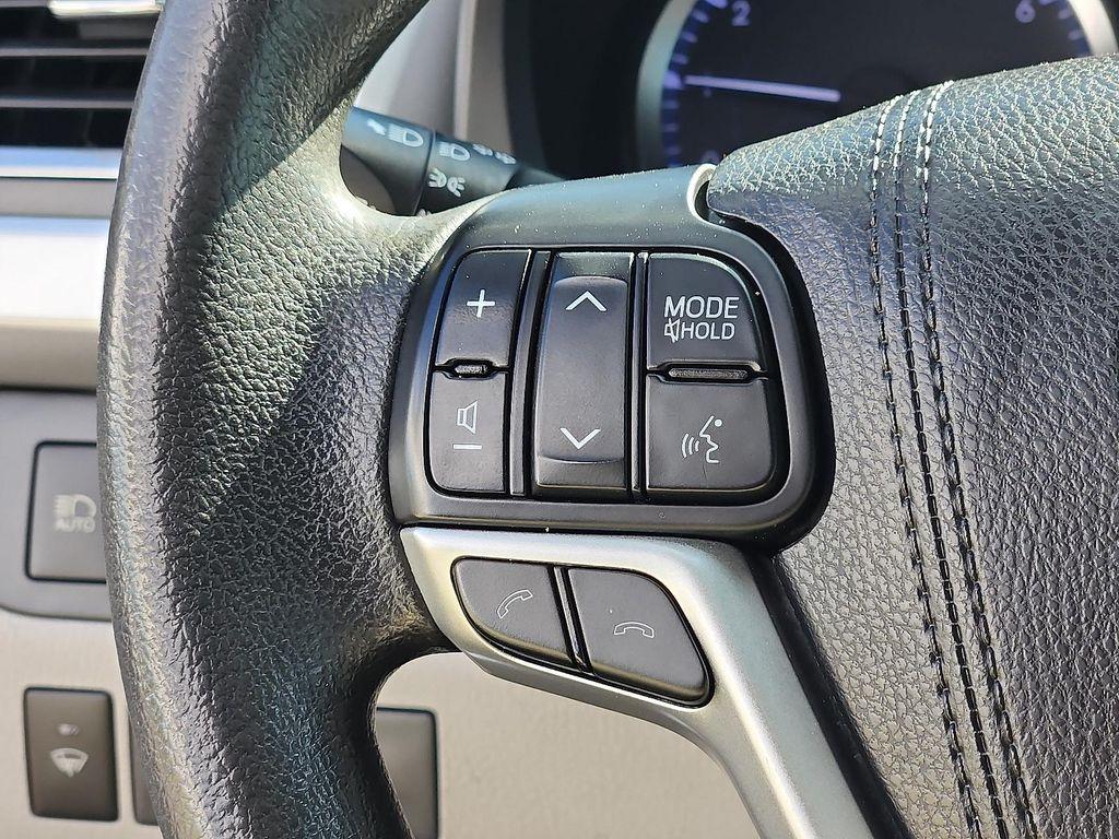 used 2018 Toyota Highlander car, priced at $21,823