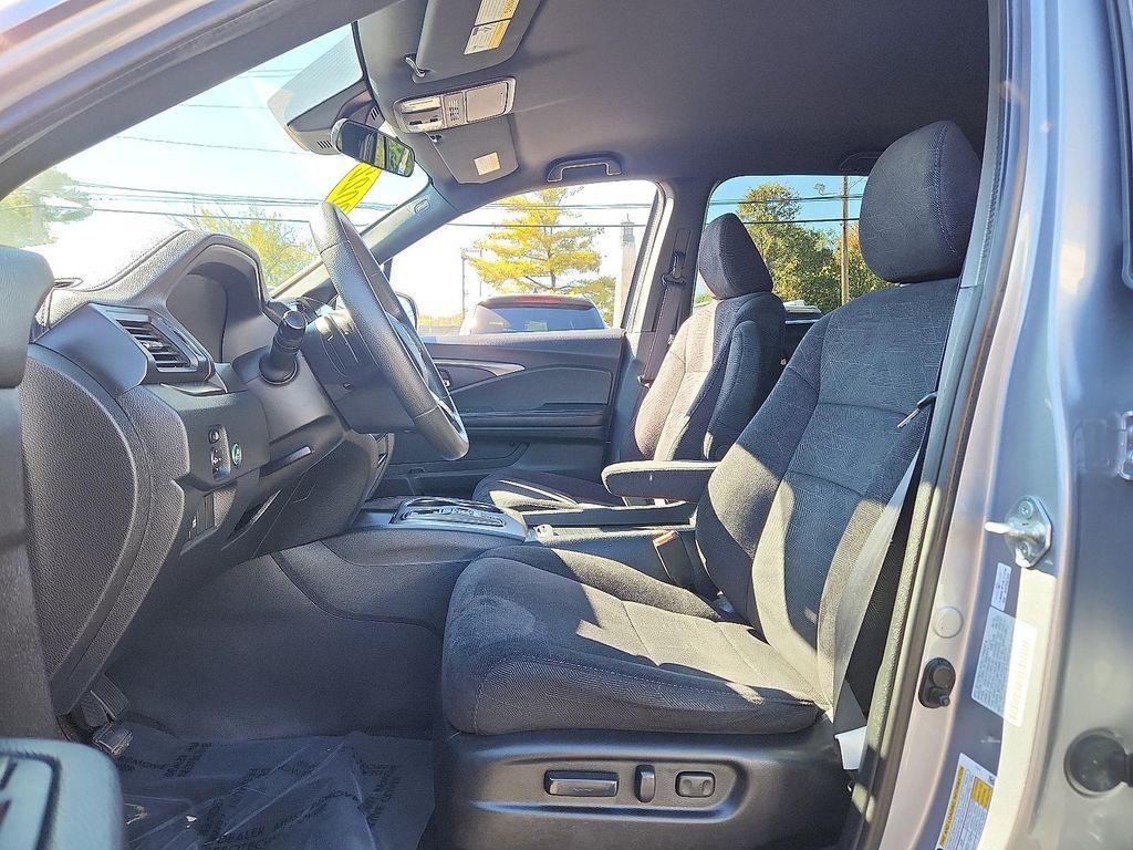 used 2022 Honda Pilot car, priced at $27,600