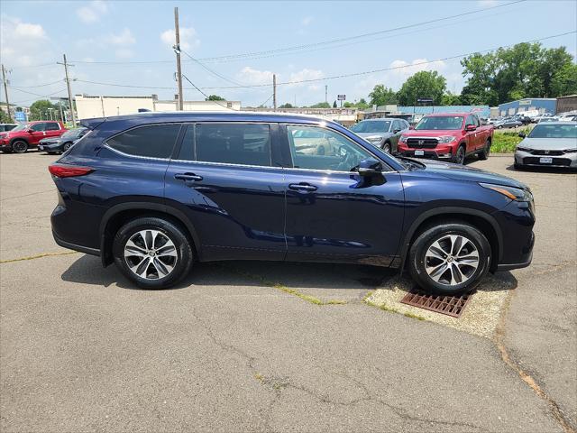 used 2021 Toyota Highlander car, priced at $31,997