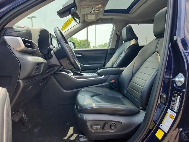 used 2021 Toyota Highlander car, priced at $31,997
