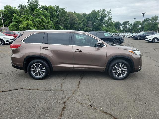 used 2018 Toyota Highlander car, priced at $25,297