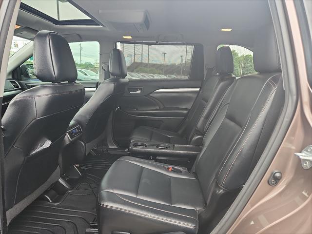 used 2018 Toyota Highlander car, priced at $25,297