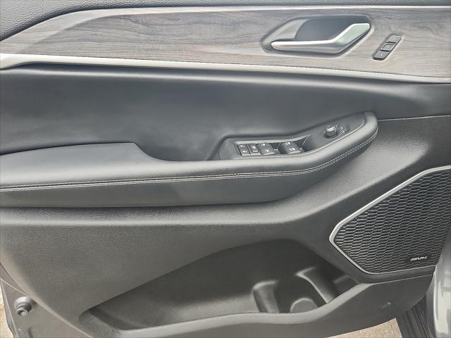 used 2021 Jeep Grand Cherokee L car, priced at $28,897