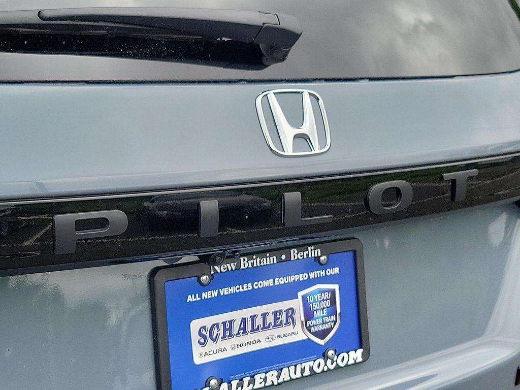 new 2025 Honda Pilot car, priced at $47,628
