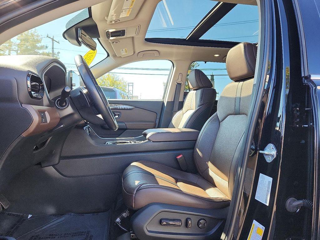 used 2023 Honda Pilot car, priced at $41,981