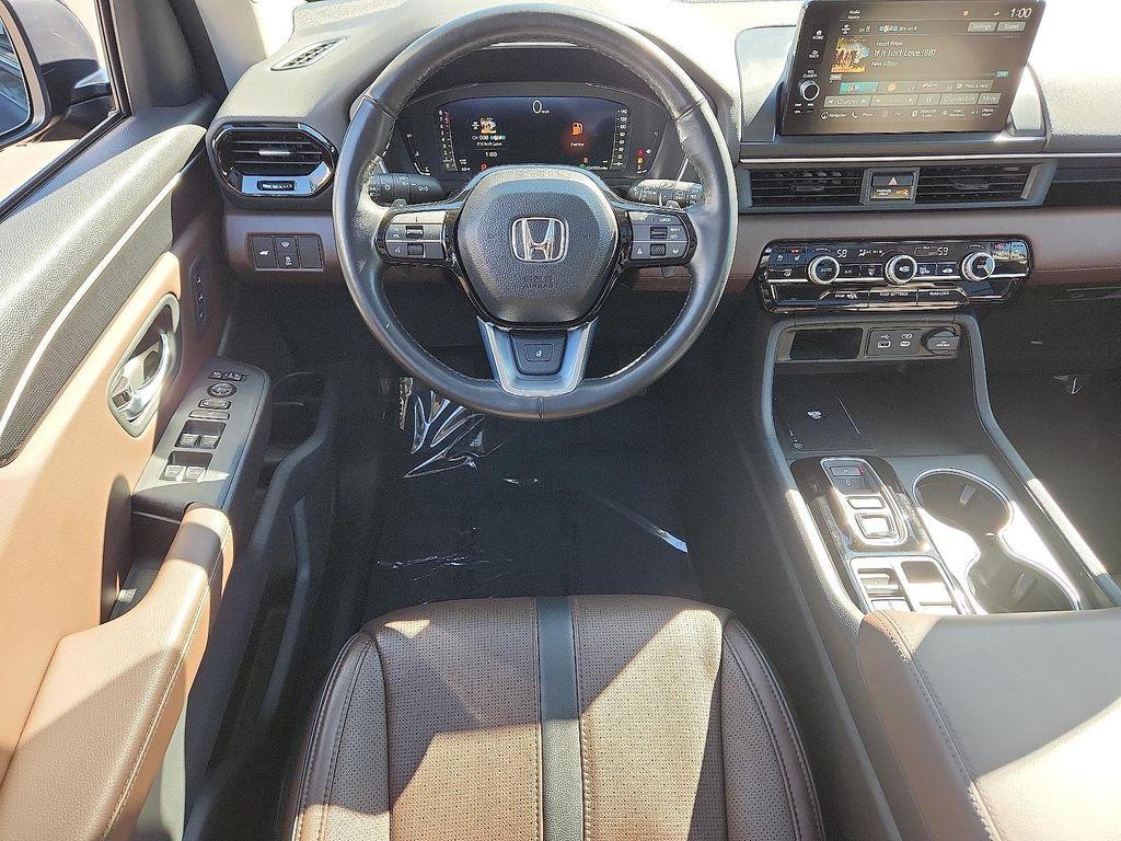 used 2023 Honda Pilot car, priced at $41,981