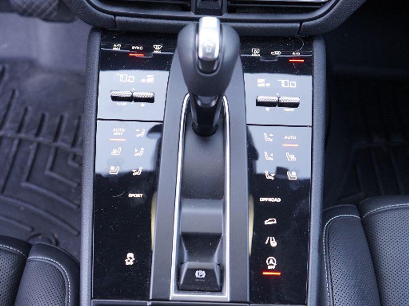 used 2022 Porsche Macan car, priced at $45,994
