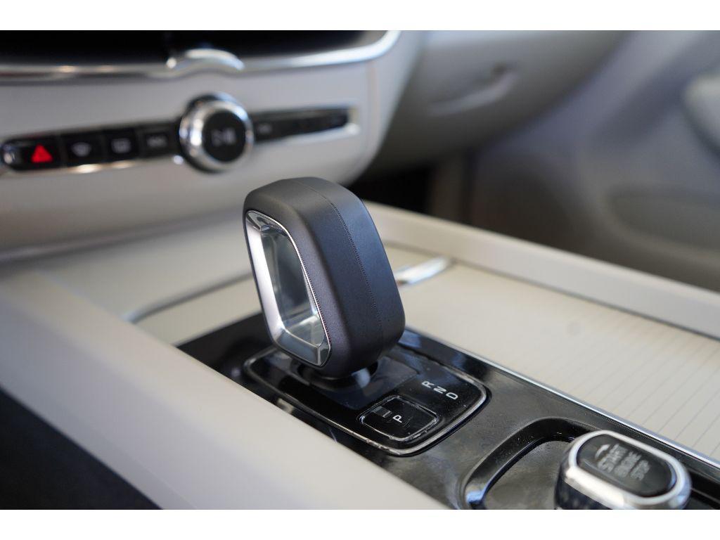 new 2025 Volvo XC60 car, priced at $41,500