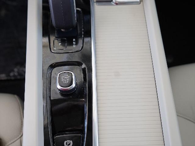 new 2025 Volvo XC60 car, priced at $50,785