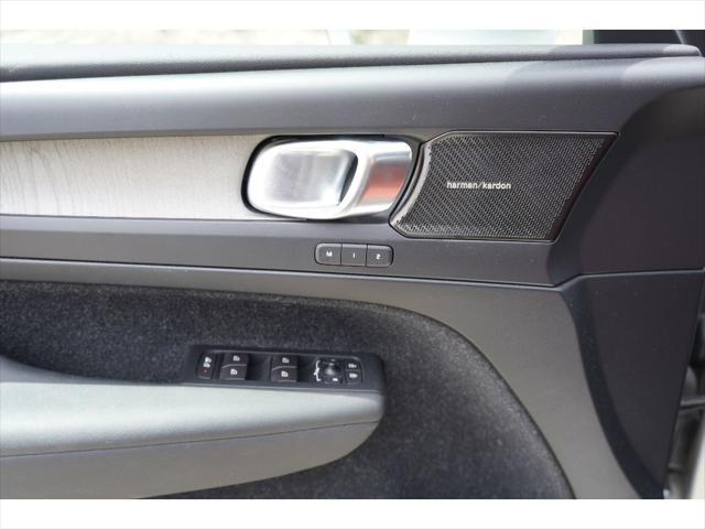used 2019 Volvo XC40 car, priced at $27,985
