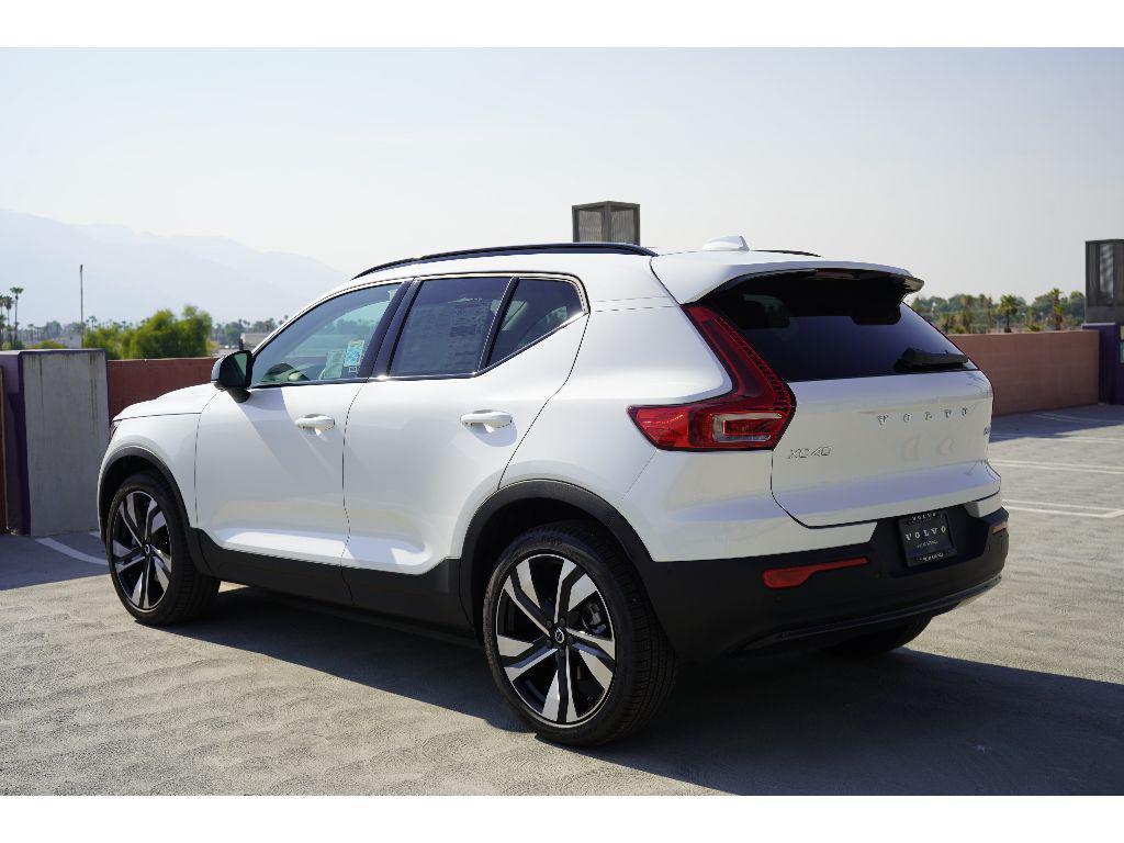 new 2025 Volvo XC40 car, priced at $53,010