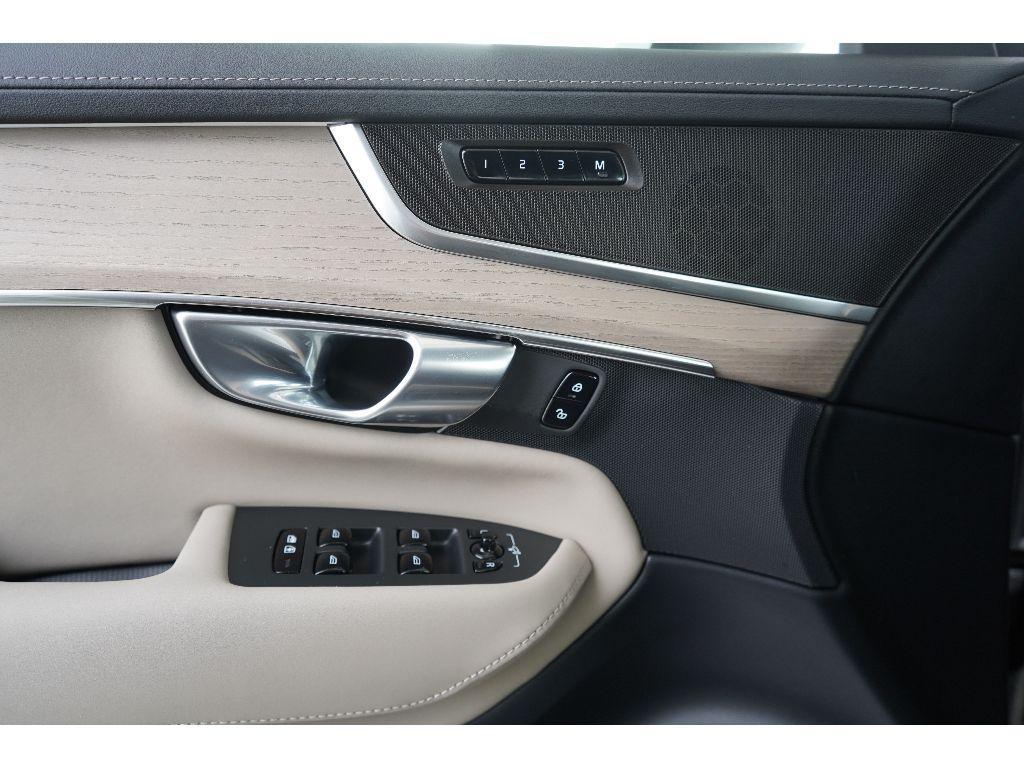 new 2026 Volvo XC90 car, priced at $71,180