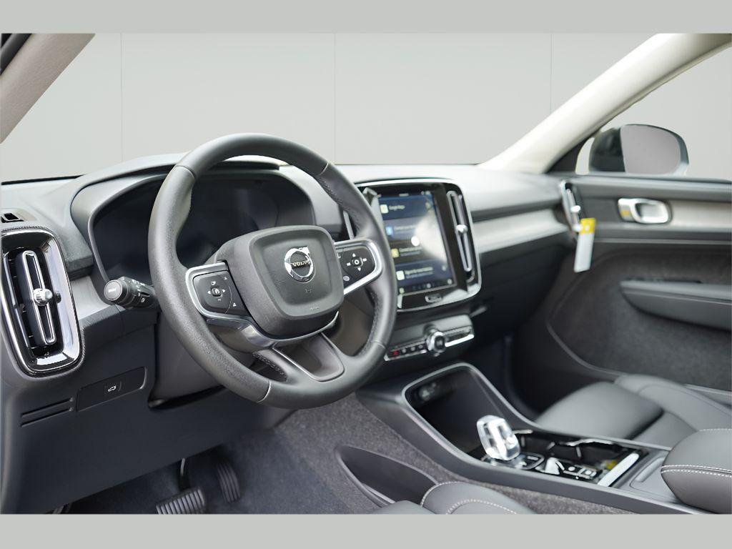 new 2025 Volvo XC40 car, priced at $51,035